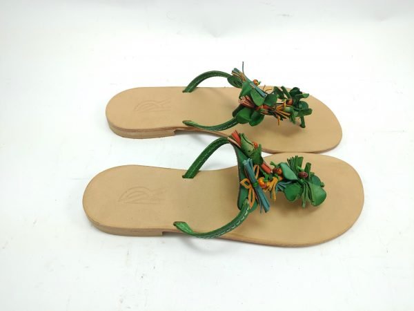 Sandali infradito con perline e cuciture