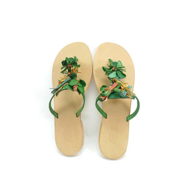 Sandali infradito con perline e cuciture