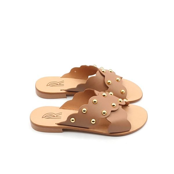 Sandali ciabatta incrocio borchie