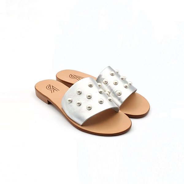 Sandali ciabatta con borchie