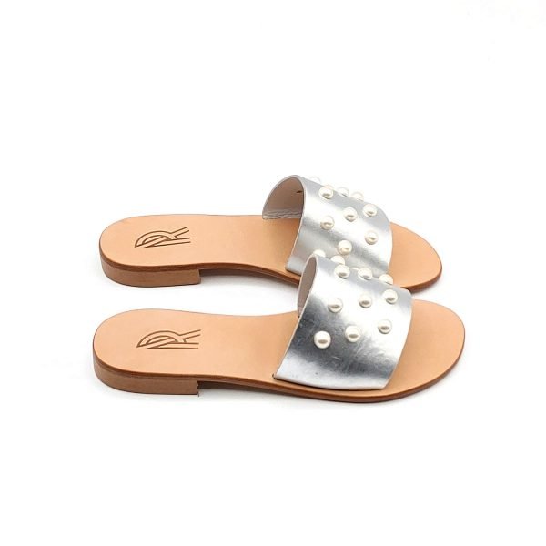 Sandali ciabatta con borchie