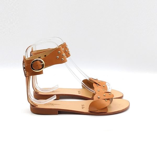 Sandali fibbia con borchiette