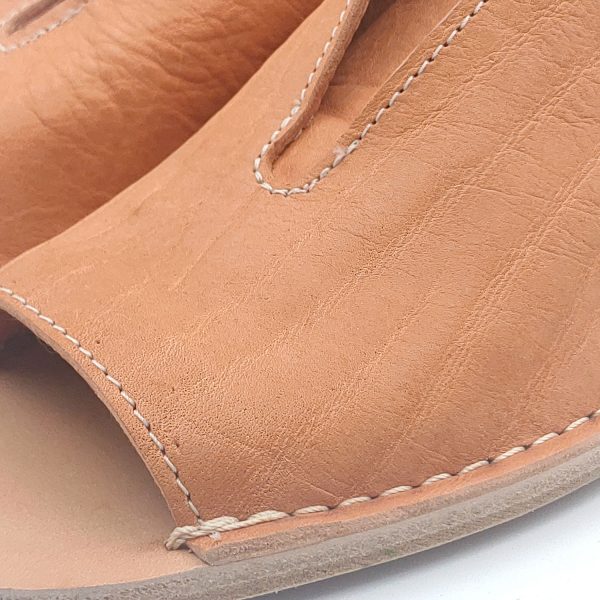 Minorchina cuciture in dettaglio