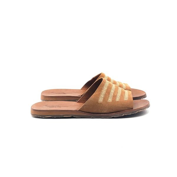 Sandali ciabatta ritaglio in dettaglio