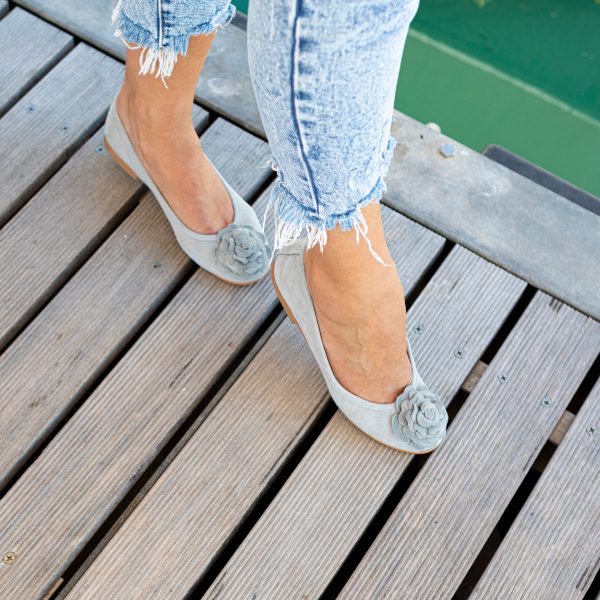 Ballerine camoscio con decorazione fiore