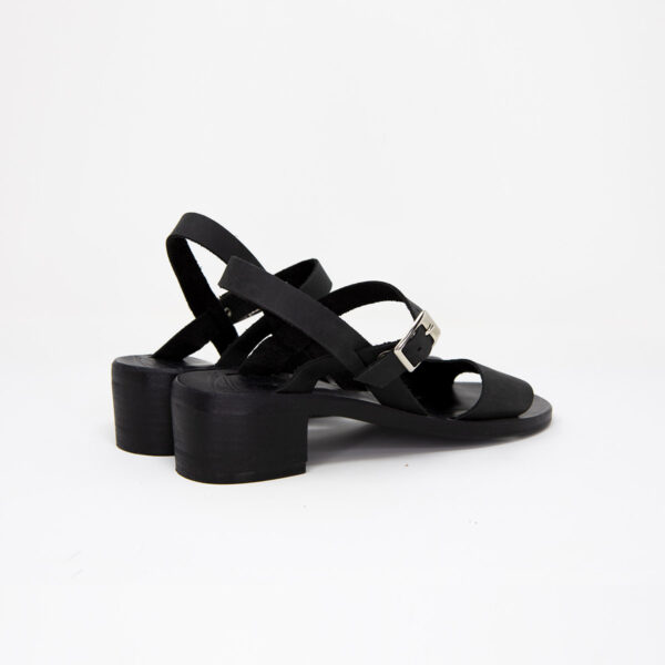 Sandali in pelle con cinturino