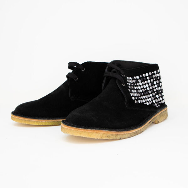 Polacchine con borchie monocromatiche