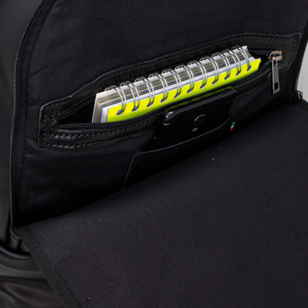 Zaino in vera pelle con doppia cerniera